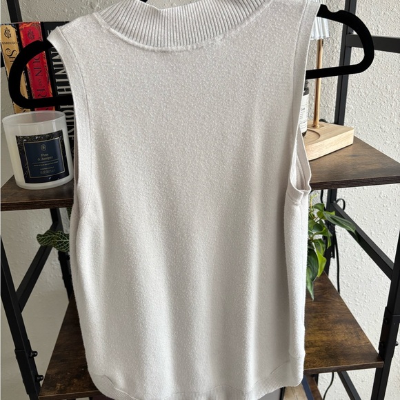 LOFT White Ribbed Crewneck Sleeveless Tank - Picture 3 of 4